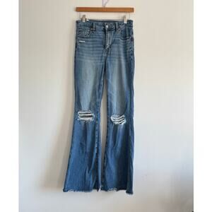 American Eagle Super High-Rise Flare Jeans in Size 2 Regular 70s Raw Hem